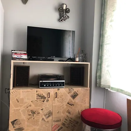 Ozzy Homes Apartment *