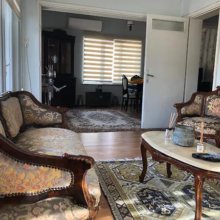 Ozzy Homes Apartment *