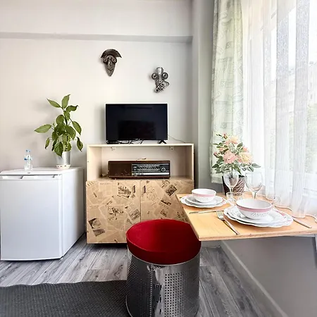 Ozzy Homes Apartment