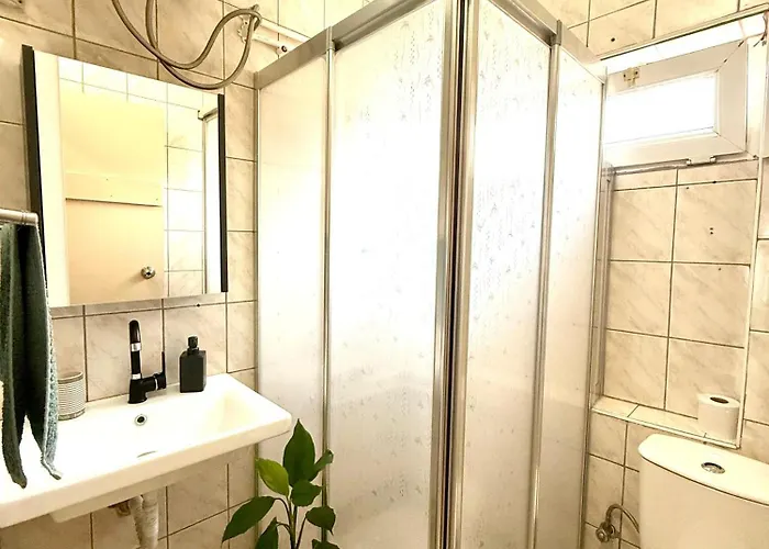 Ozzy Homes Appartement *