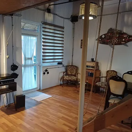 Ozzy Homes Appartement *