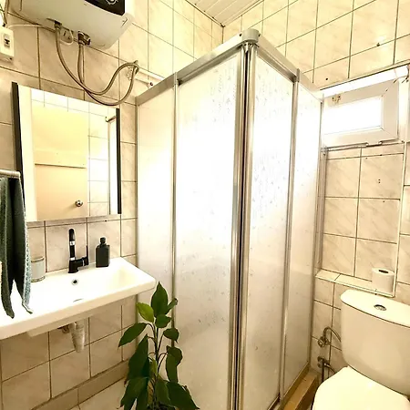 Ozzy Homes Appartement *